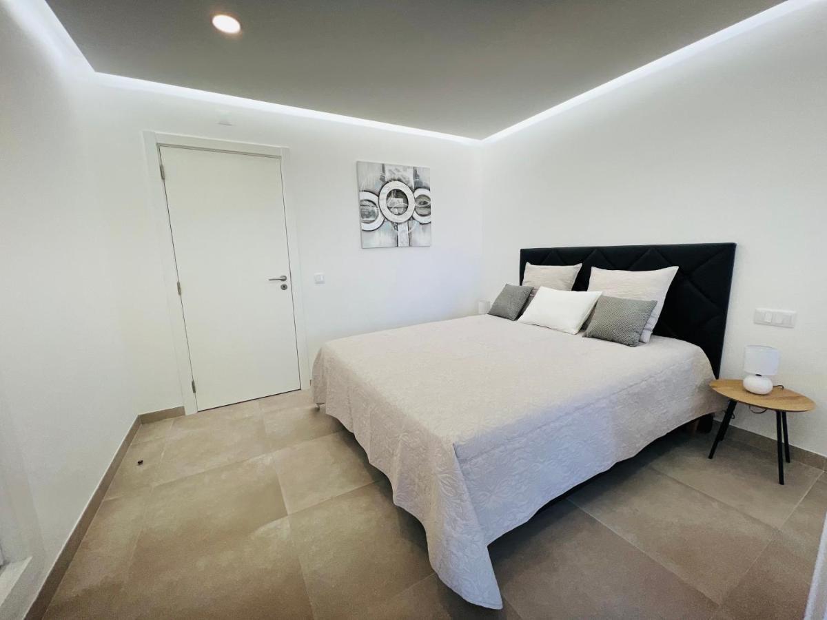 Top Ocean View Apartment - Amazing Sunset - Modern Style - Pool & 200M To Beach Portimao Exterior photo